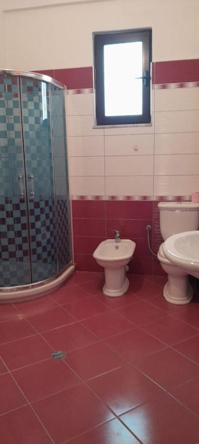 Casa Intera La Paghi Come Una Camera The Home With The Price Of A Room Durrës Exterior foto