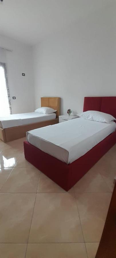 Casa Intera La Paghi Come Una Camera The Home With The Price Of A Room Durrës Exterior foto
